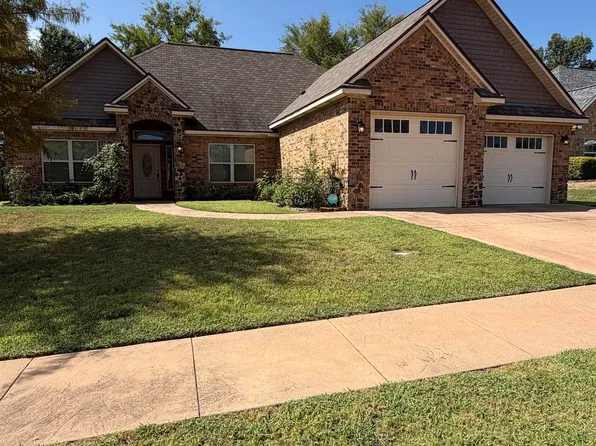 696 Linus Ln, Lindale, TX 75771
