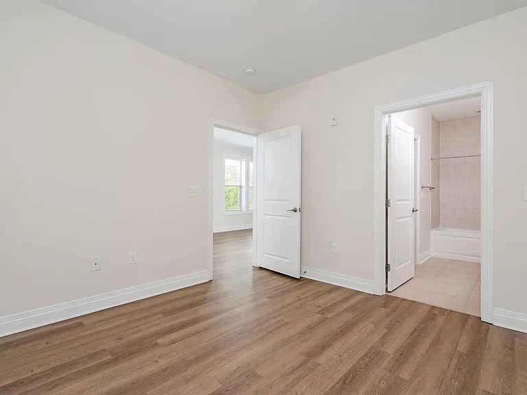 Harrison Park Apartments — Photo 27