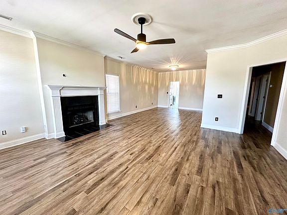 3rd image of 5107 Frankford Dr SE