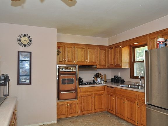 3rd image of 8744 W Brentwood Ave