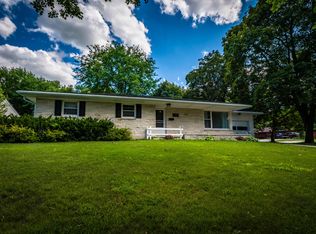 1027 E Wabash Ave, Waukesha, WI 53186