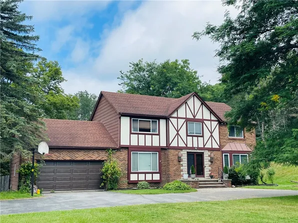 7 Dugway Rd, Dansville, NY 14437