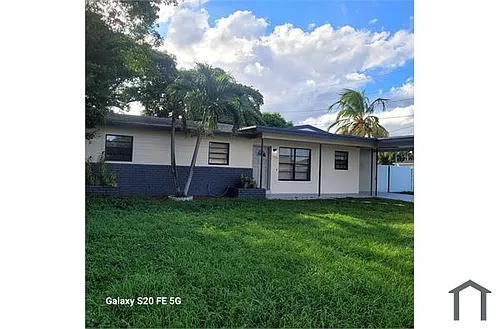17230 NW 42nd Pl Photo 1