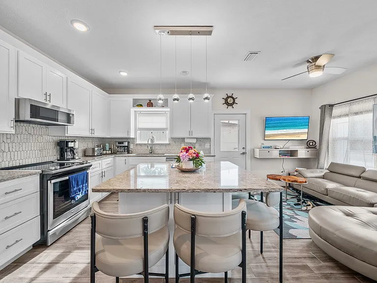 212 Corto Pl — Photo 44