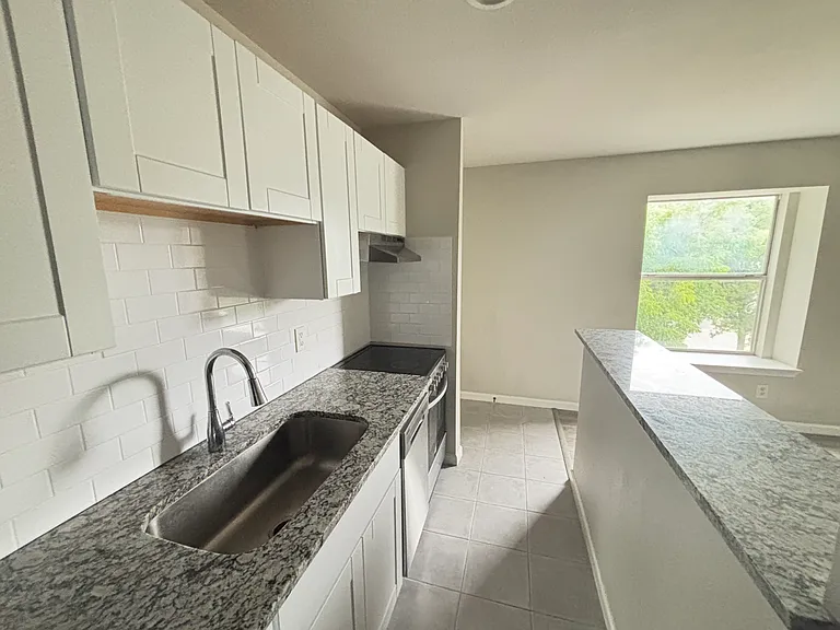 5905 Lewis St #302 — Photo 8