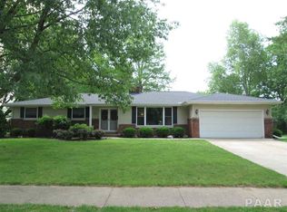 1718 Deppert Dr, Pekin, IL