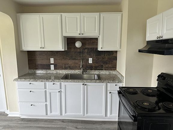 2nd image of 4576 N 30th STREET