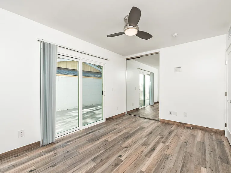 557 N Olive St #B — Photo 3
