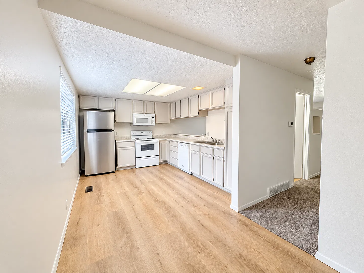 2 bed, 1.5 bath, 1364 sqft, $1,775 — Photo 3