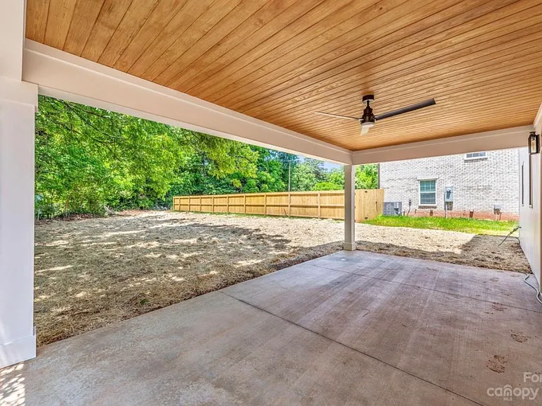 3108 Ross Ave — Photo 10