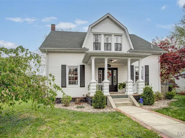 709 Cypress St, Highland, IL 62249