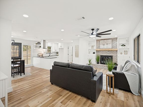 4th image of 502 Martin Ln