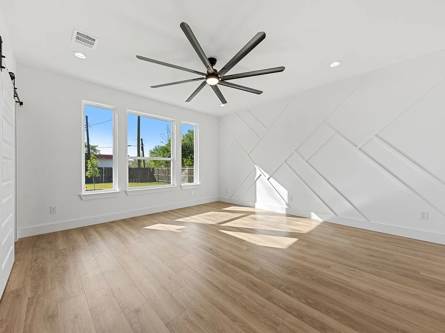 4 bed, 2968 sqft, $3,750 — Photo 2