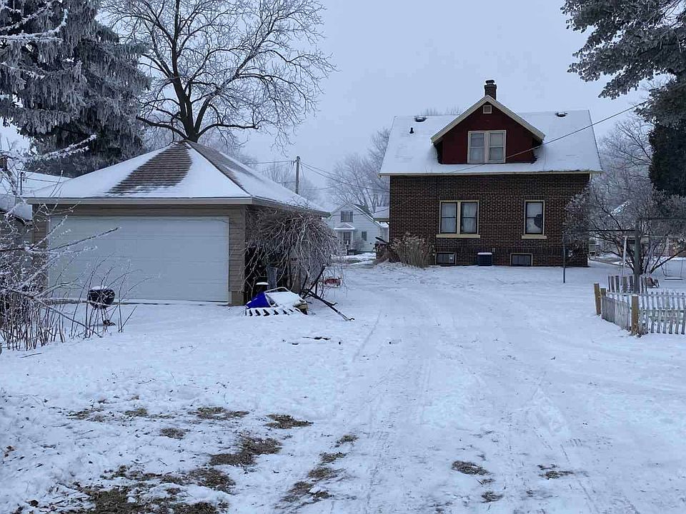 2nd image of 406 N Peach Ave