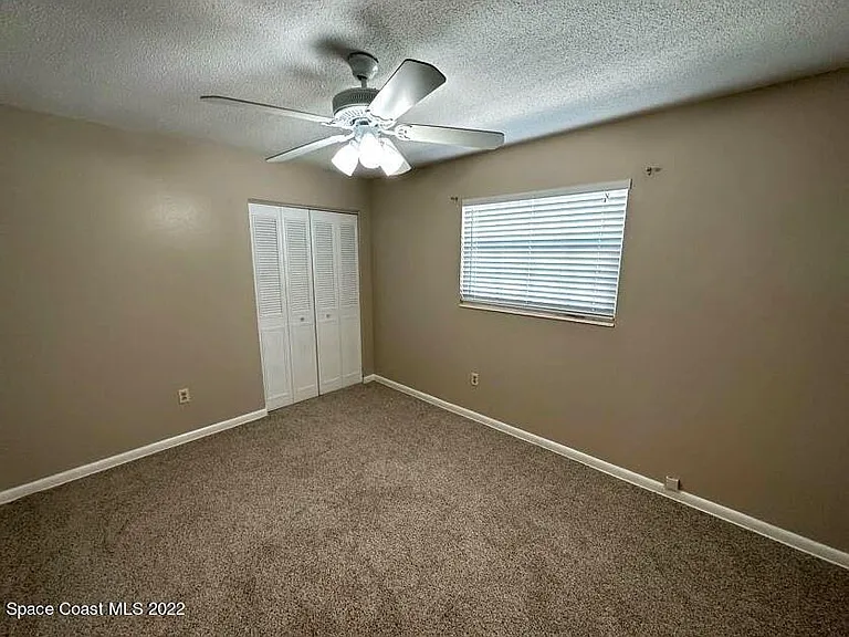 1660 Neptune Dr — Photo 11