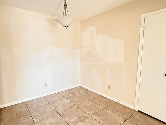 5th image of 540 N May St #1135