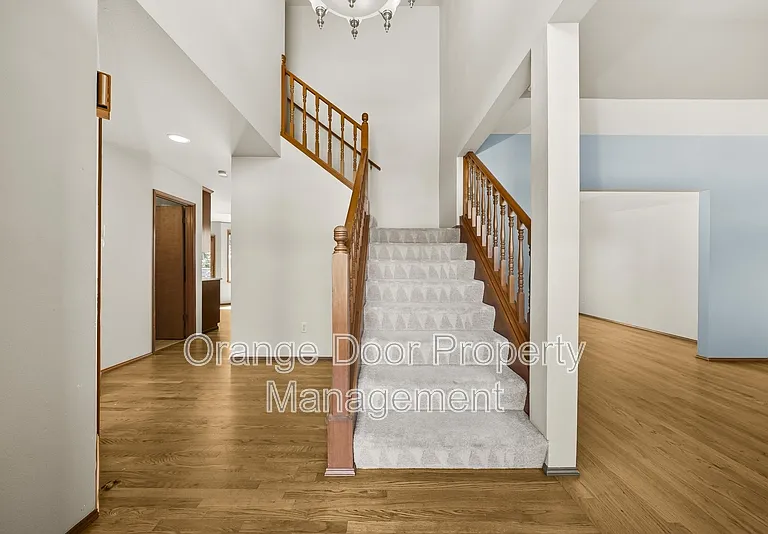 5204 Ridge Dr NE — Photo 18