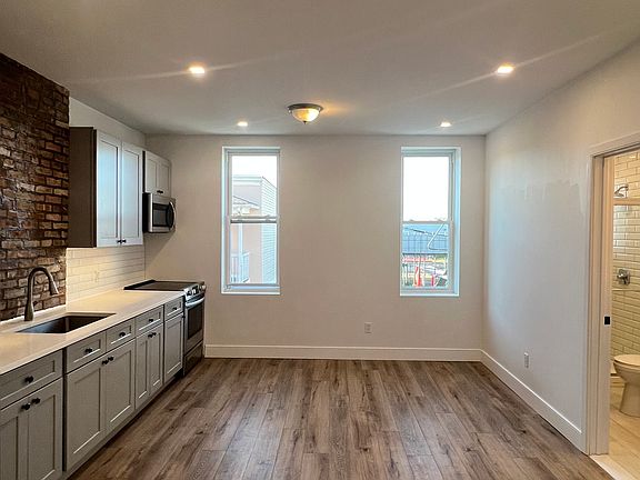 3rd image of 112-16 Rockaway Beach Blvd #2L