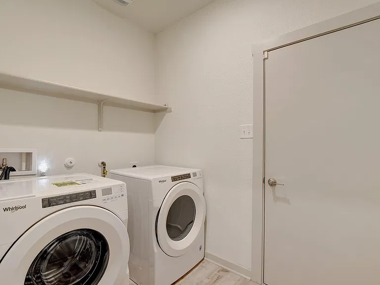 121 Fairfax Ave — Photo 19