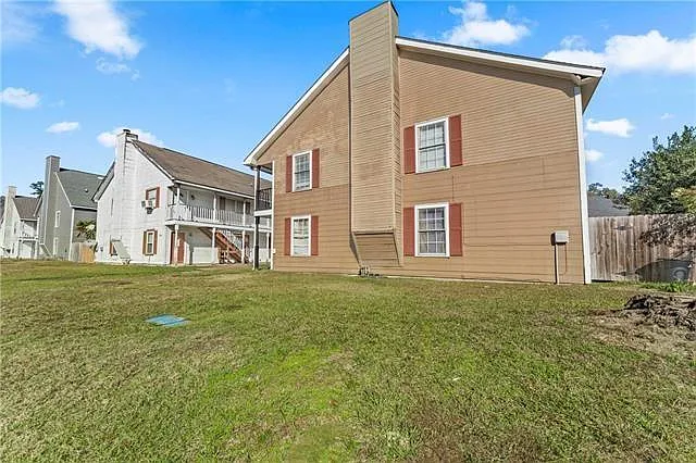 2 bed, 1.0 bath, 875 sqft, $850 — Photo 2