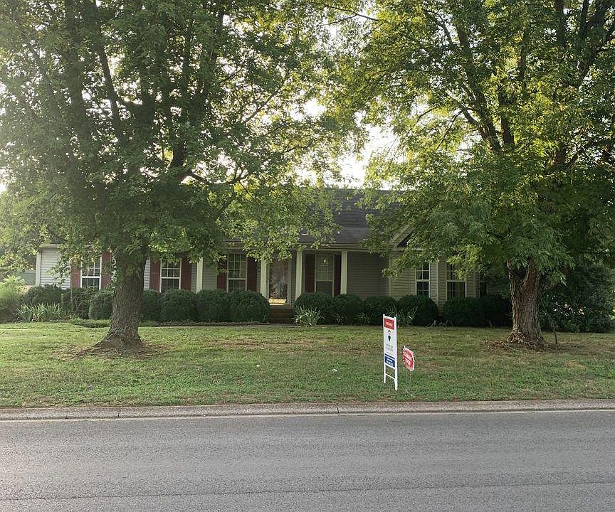1st image of 3202 Penny Ln