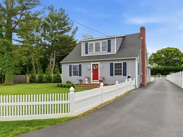 238 Woodlawn Avenue, Saint James, NY 11780