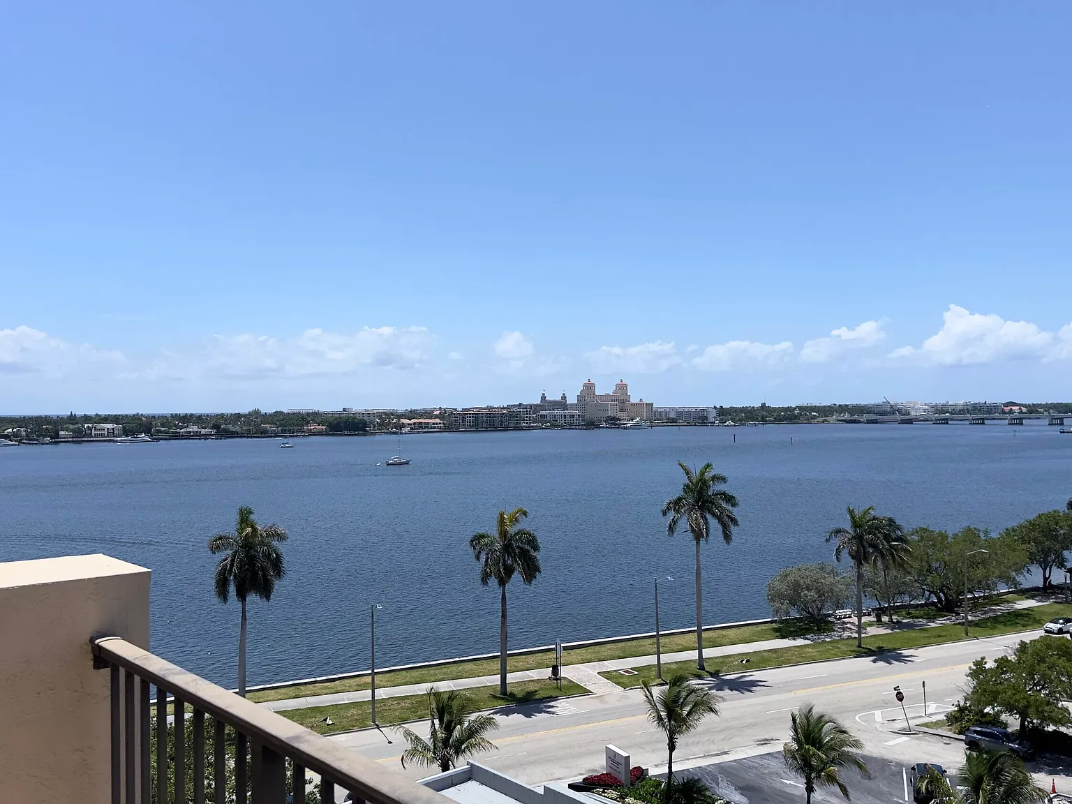 2 bed, 2.0 bath, 1071 sqft, $2,450 — Photo 1