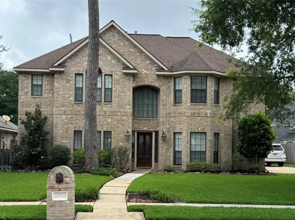 4512 Park Shadow Dr, Baytown, TX 77521