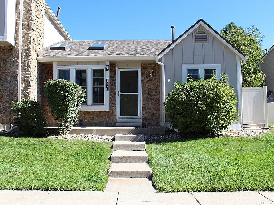 Sunny walk up to your new home!
