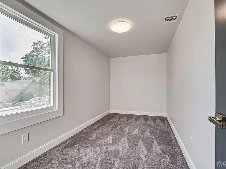 324 Main St #2 — Photo 21