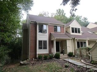 12508 N Lake Ct, Fairfax, VA 22033