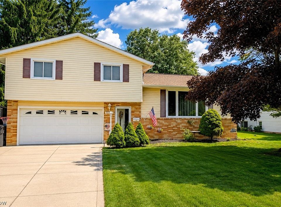 1st image of 32703 Arlesford Dr