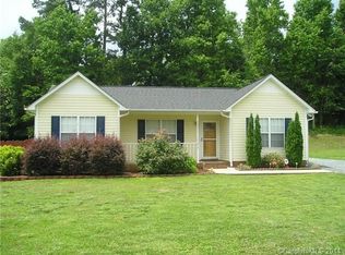 812 White Oak Ln, Matthews, NC 28104