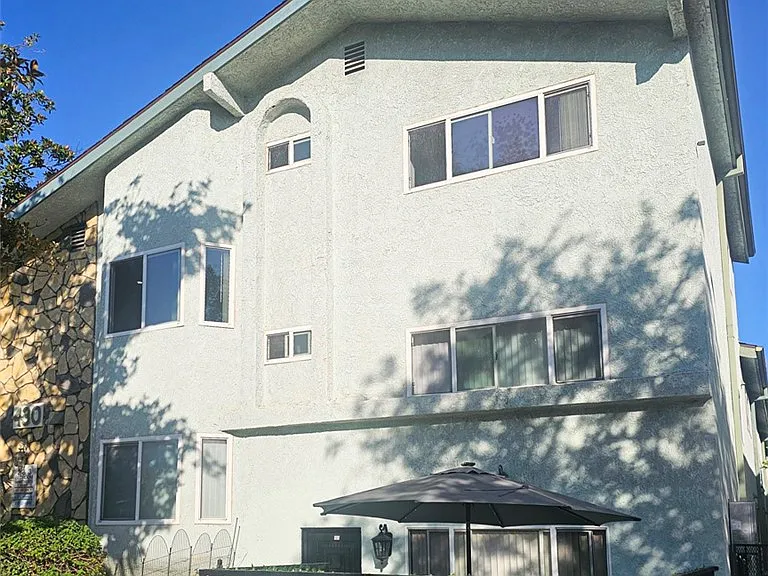430 E Valencia Ave #D — Photo 2