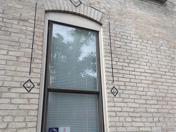 3rd image of 1918 Pestalozzi St