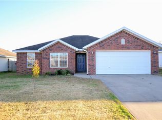 6405 SW Meadow Well Ave, Bentonville, AR 72712