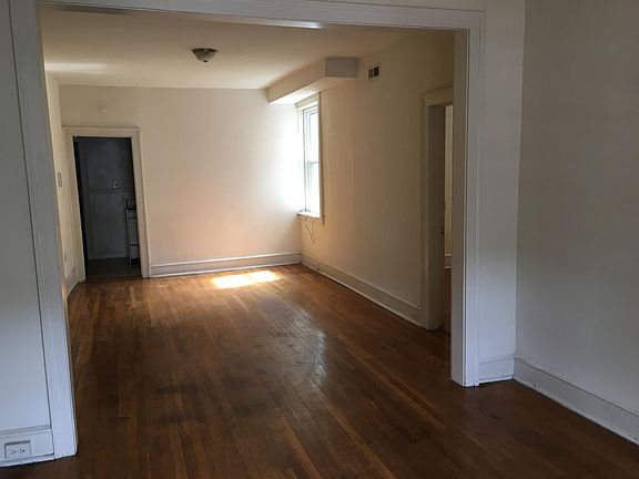 2nd image of 1124 W Grace St APT 1