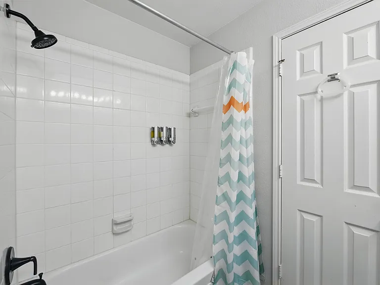 2432 Covington Dr — Photo 25