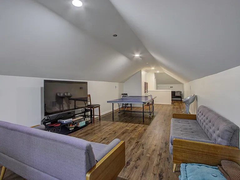 1855 Oliver Ave — Photo 18