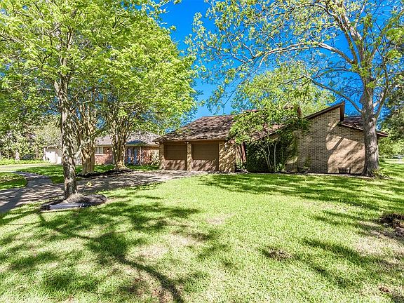 3rd image of 16027 Cavendish Dr