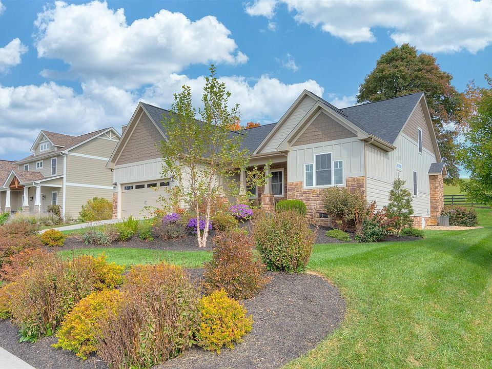 1st image of 905 Willard Dr