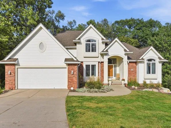 314 Golden Oaks Dr, Council Bluffs, IA 51503