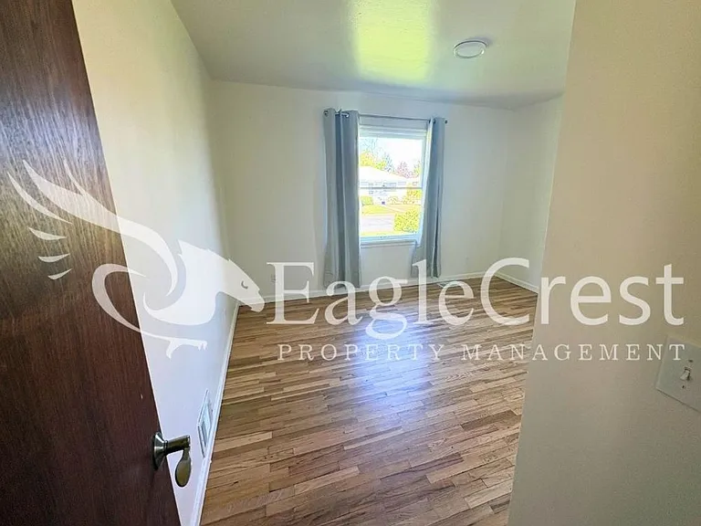 1339 Modoc St — Photo 43