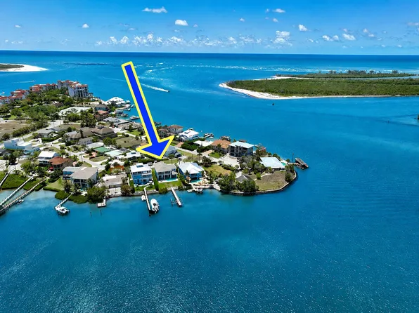 62 Dolphin Cir, Naples, FL 34113