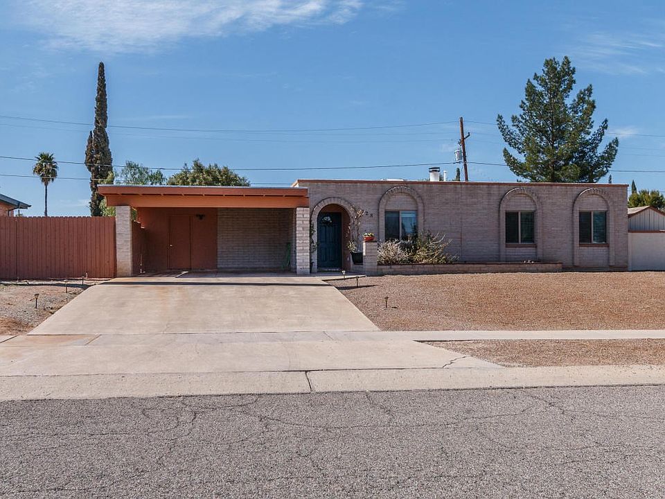 1st image of 728 S Desert Steppes Dr