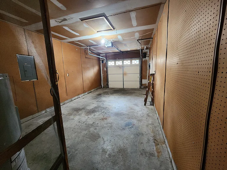 Attached Garage