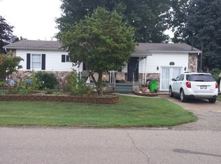 1111 4th St, Belpre, OH 45714