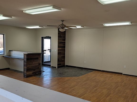 5th image of 110 8th Ave SE Unit 1-3