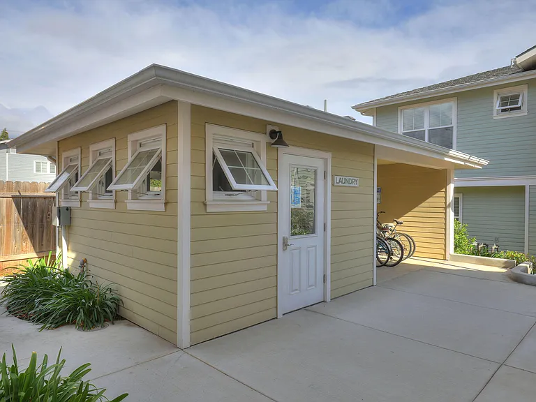 322 W Micheltorena St #D — Photo 14