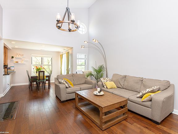 2nd image of 1750 Sleepy Hollow Ct APT 10